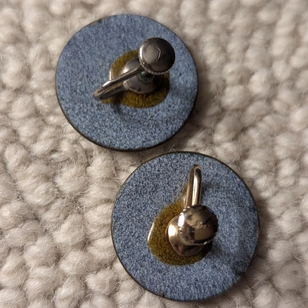 Holly Enamel Earrings Screwback Vintage green red on blue 1